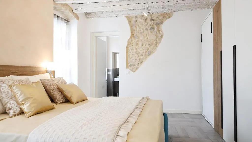 Dimora Di Charme Peschiera Del Garda Apartment