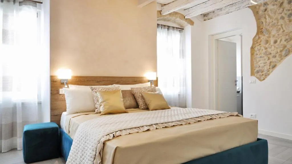 Dimora Di Charme Peschiera Del Garda Apartment 0*,
